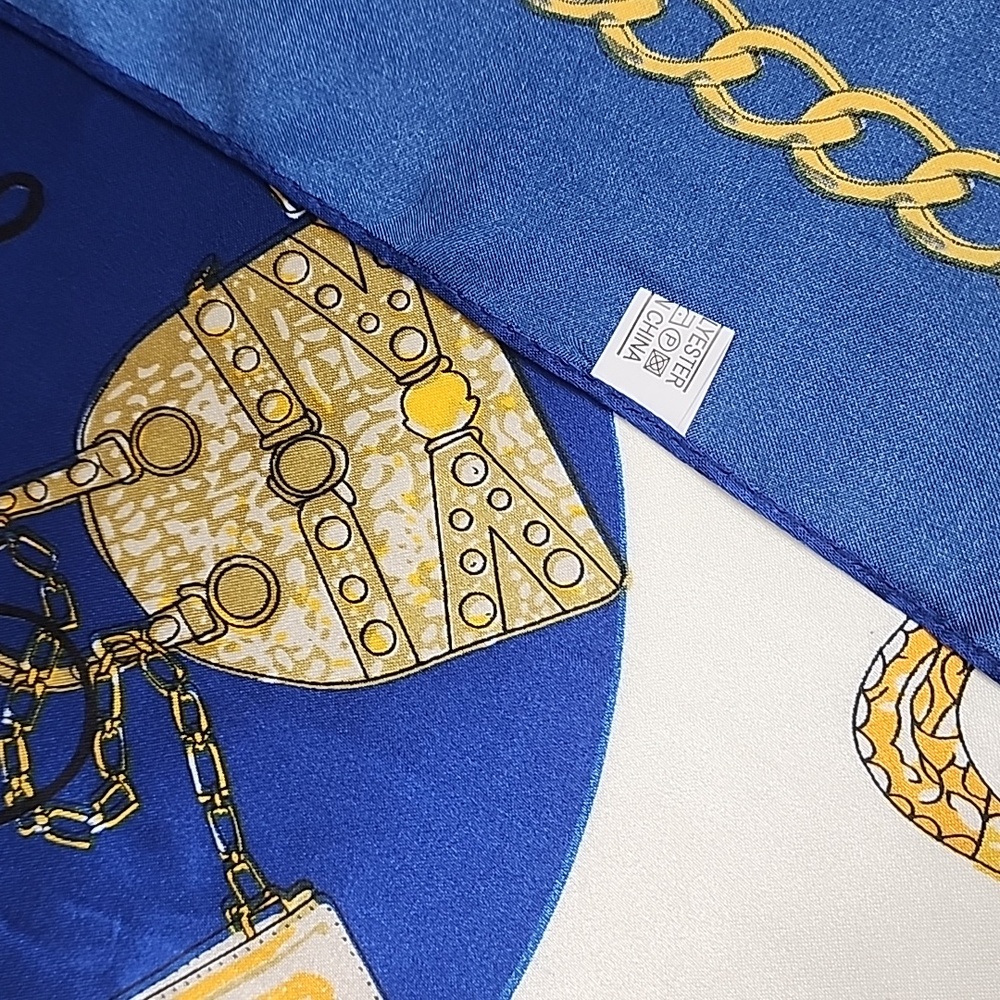 Square Print Scarf - Picture 4 of 6